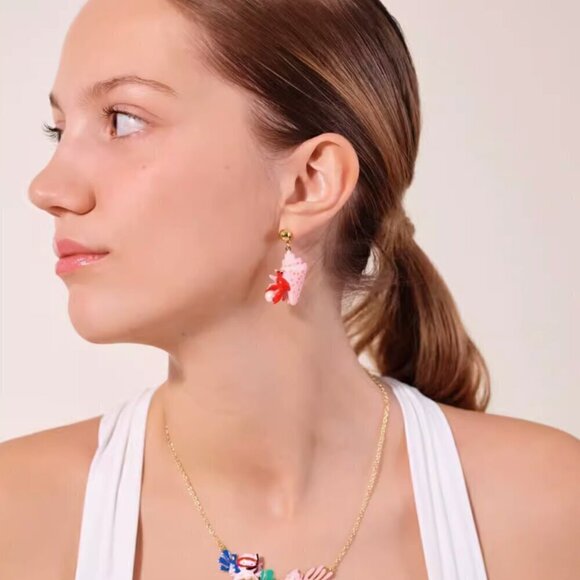 LES NEREIDES ANTHROPOLOGIE HERMIT CRAB AND PEARL POST EARRINGS - Picture 3 of 4